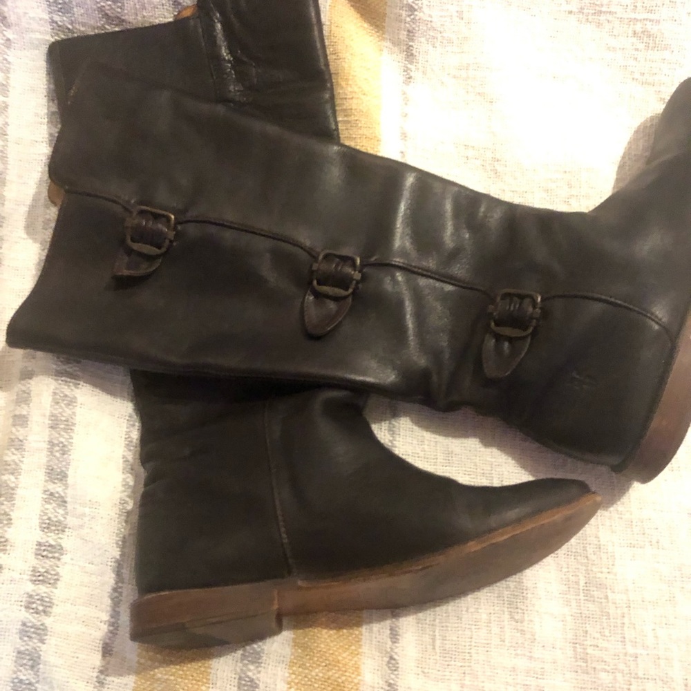 Frye - Picture 4 of 6